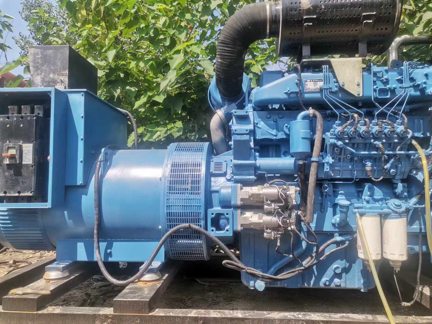 岭东详细说明降低 800kW 柴油发电机输出电流波动的方法