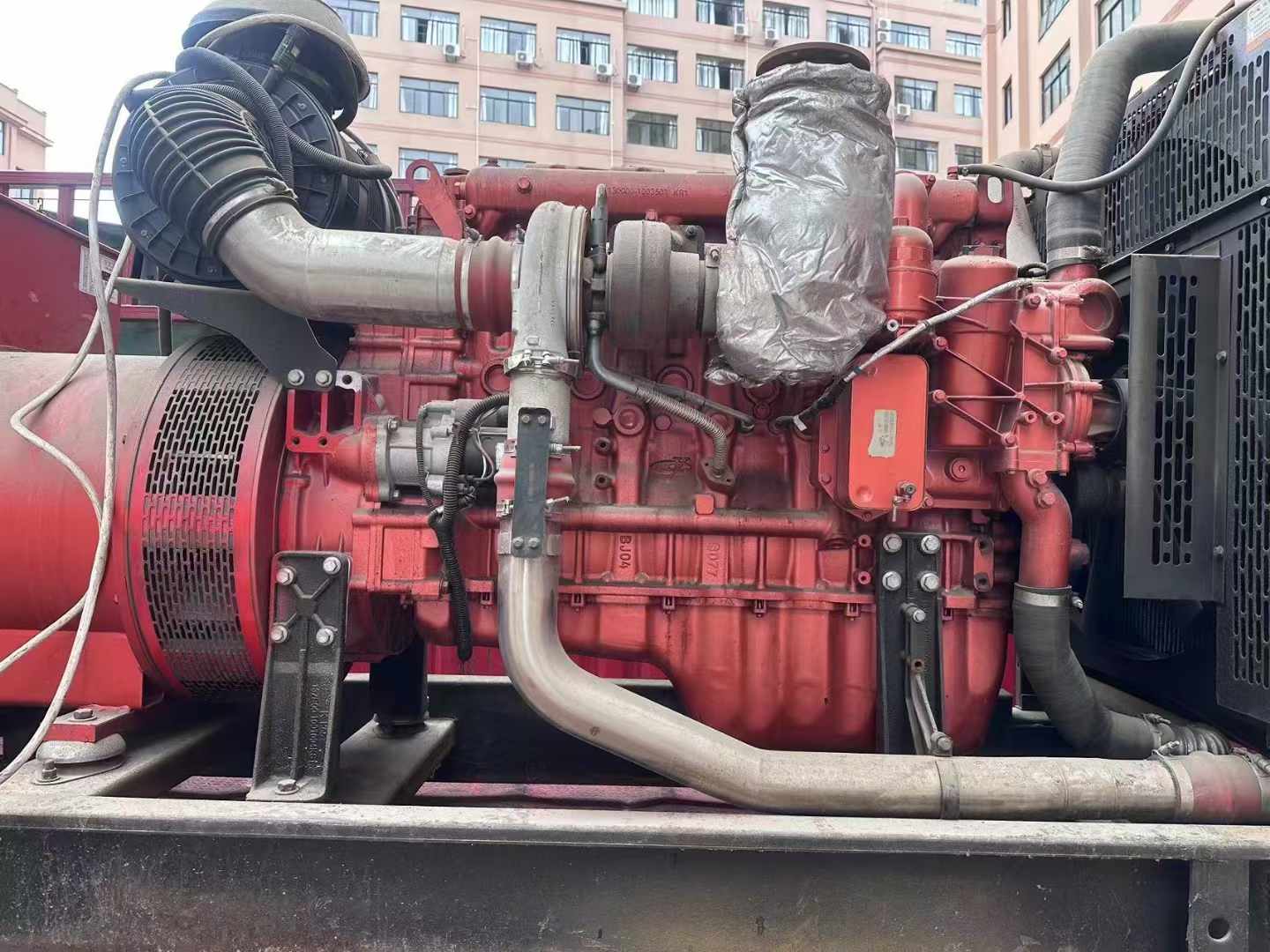 岭东如何选择适合 600kW 柴油发电机组的过载保护器？